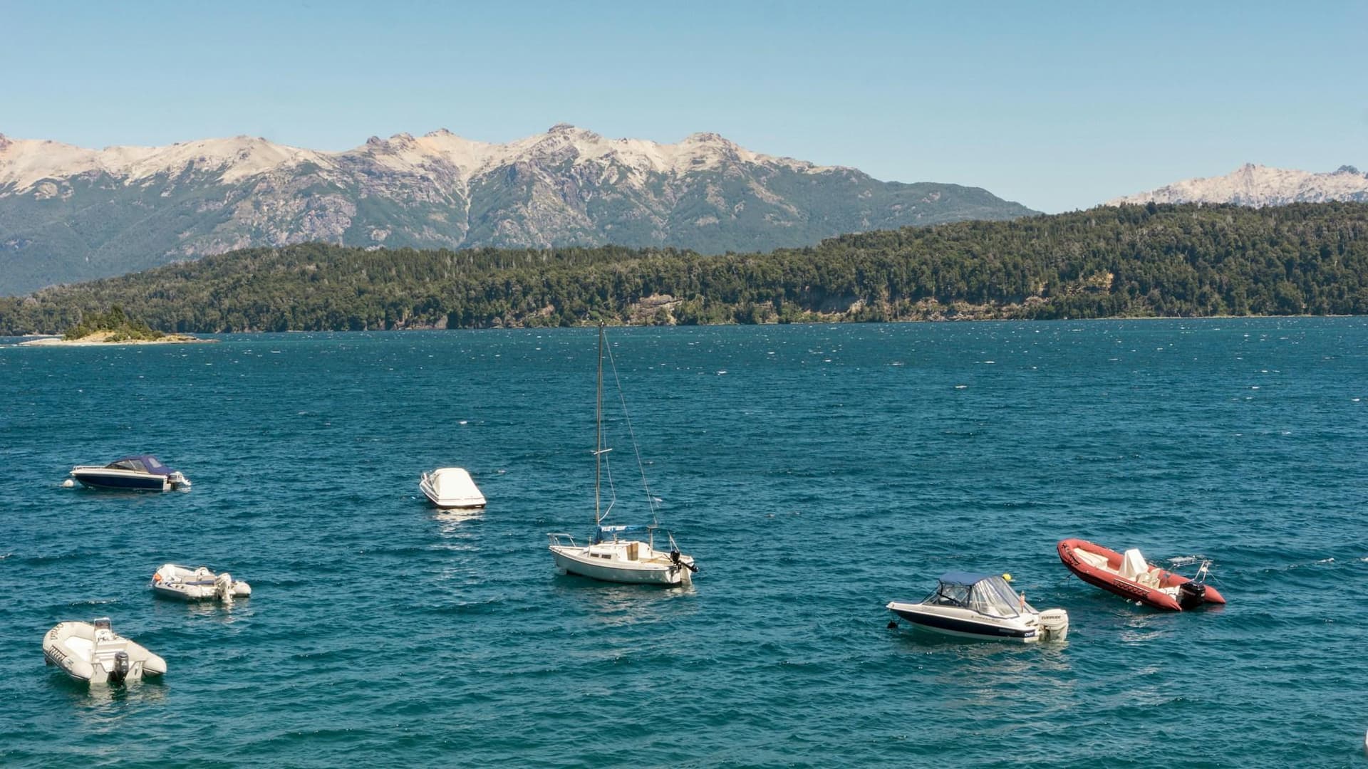 Hire: Day boats, self-drive and skippered hire